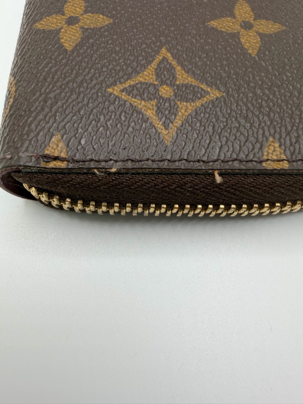 Louis Vuitton Monogram Zip Around Wallet with Fuchsia Interior and Pull - Picture 11 of 15